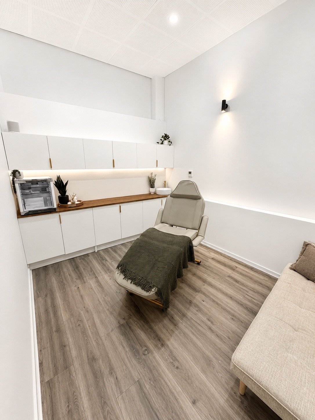 Premium salon basin area